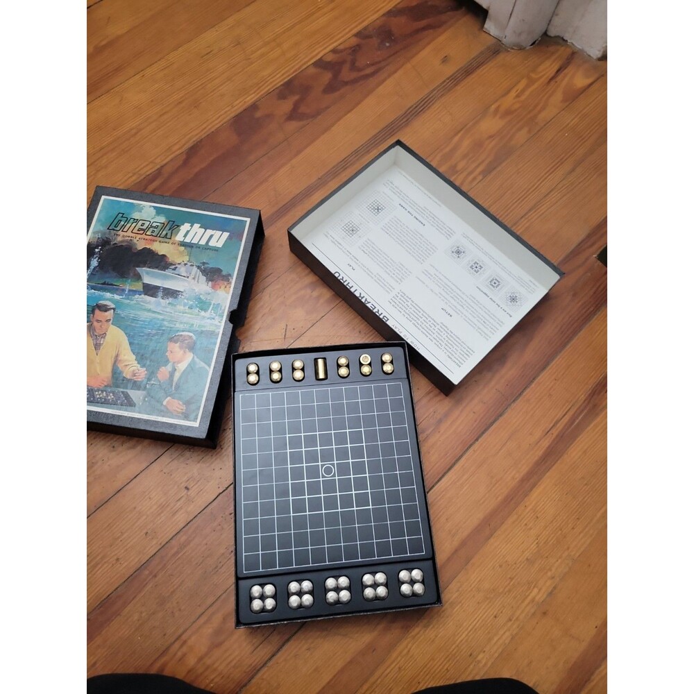 1965 Breakthru Game by 3M Bookshelf Games Complete   Vtg Strategy Game